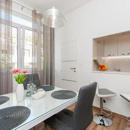 Apartment White Angel Omis